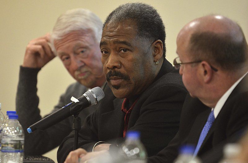 Despite frequent agreement, interesting discussion takes place at candidates' forum